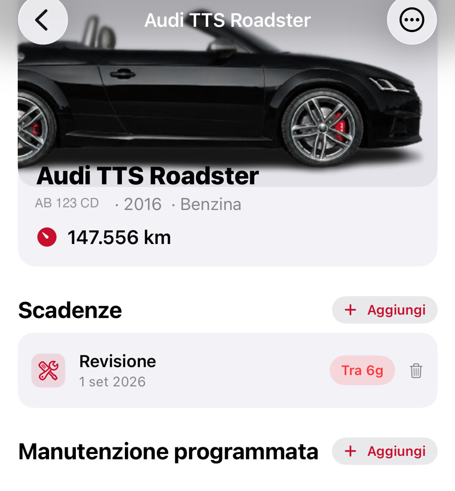 Scheda di un veicolo con foto, scadenze e manutenzione programmata